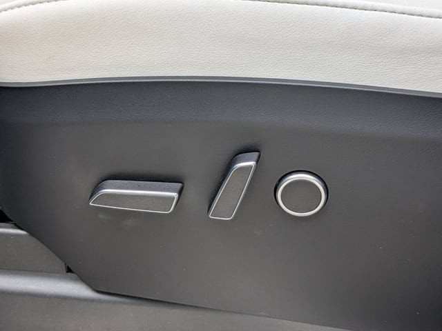 2022 Tesla Model X Plaid - Photo 23