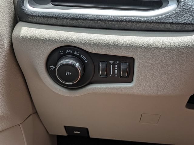 2024 Chrysler Pacifica Touring L - Photo 29