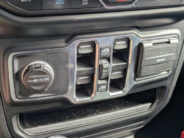 2022 Jeep Wrangler Unlimited Sahara 4XE - Photo 27