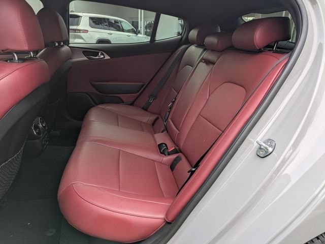 2022 Kia Stinger GT1 - Photo 16