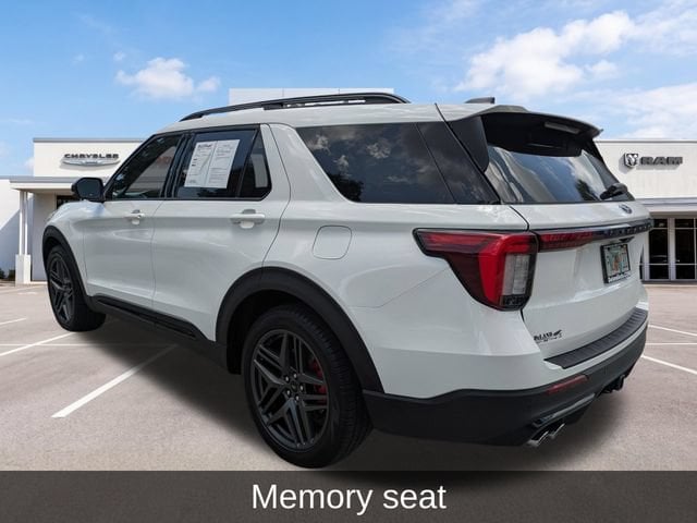 2025 Ford Explorer ST - Photo 5