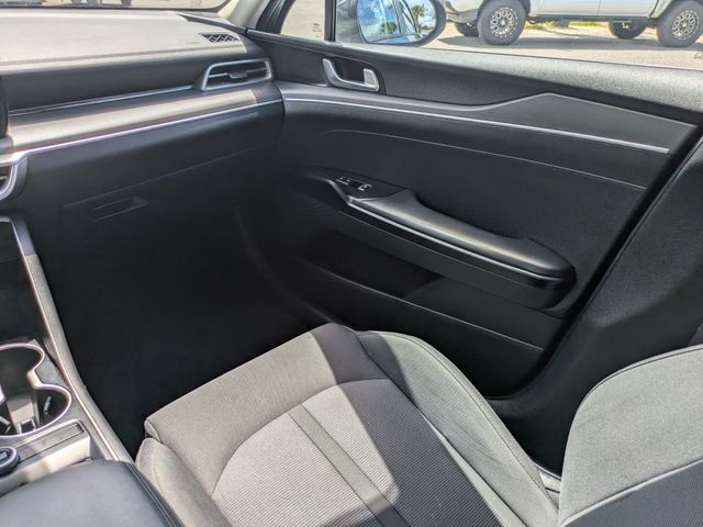2023 Kia K5 LXS - Photo 15