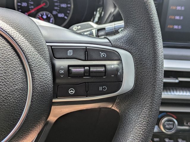 2023 Kia K5 LXS - Photo 24
