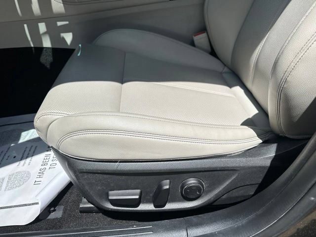 2023 GENESIS G70 Standard - Photo 12