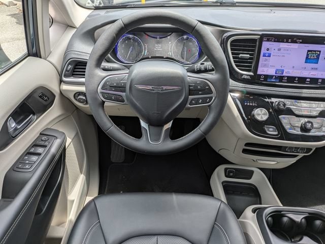 2024 Chrysler Pacifica Touring L - Photo 20