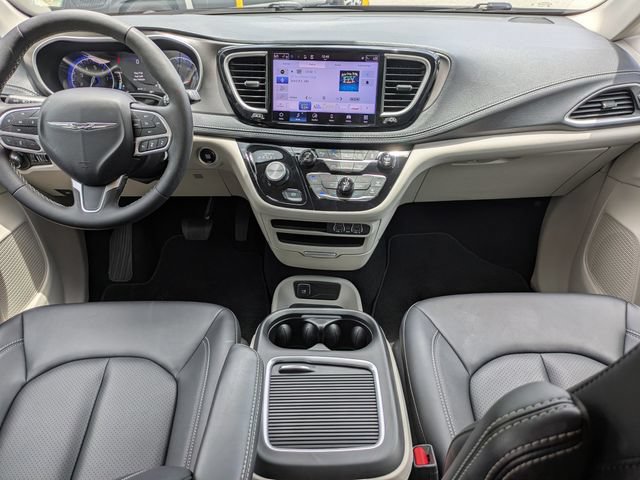 2024 Chrysler Pacifica Touring L - Photo 19