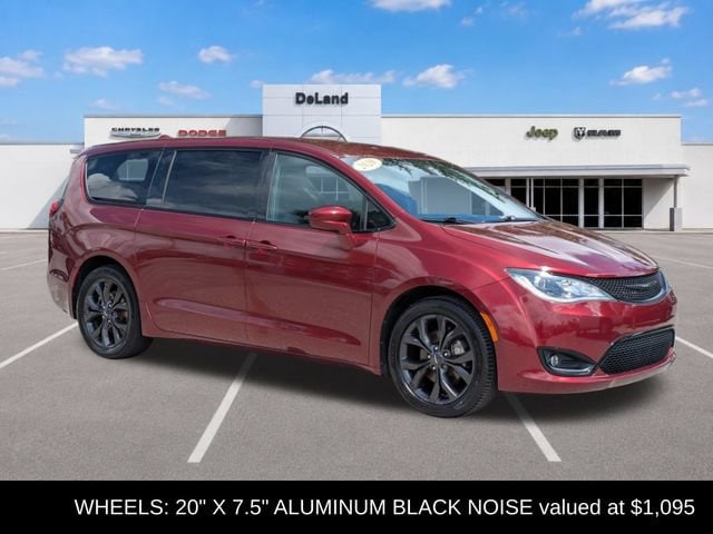2020 Chrysler Pacifica Touring - Photo 1