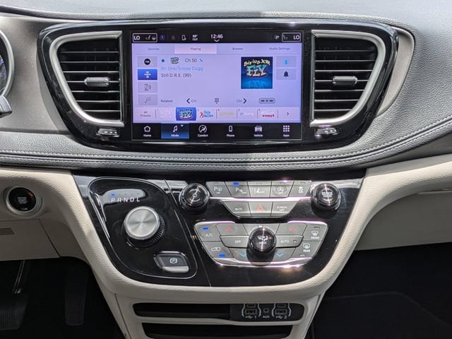 2024 Chrysler Pacifica Touring L - Photo 22