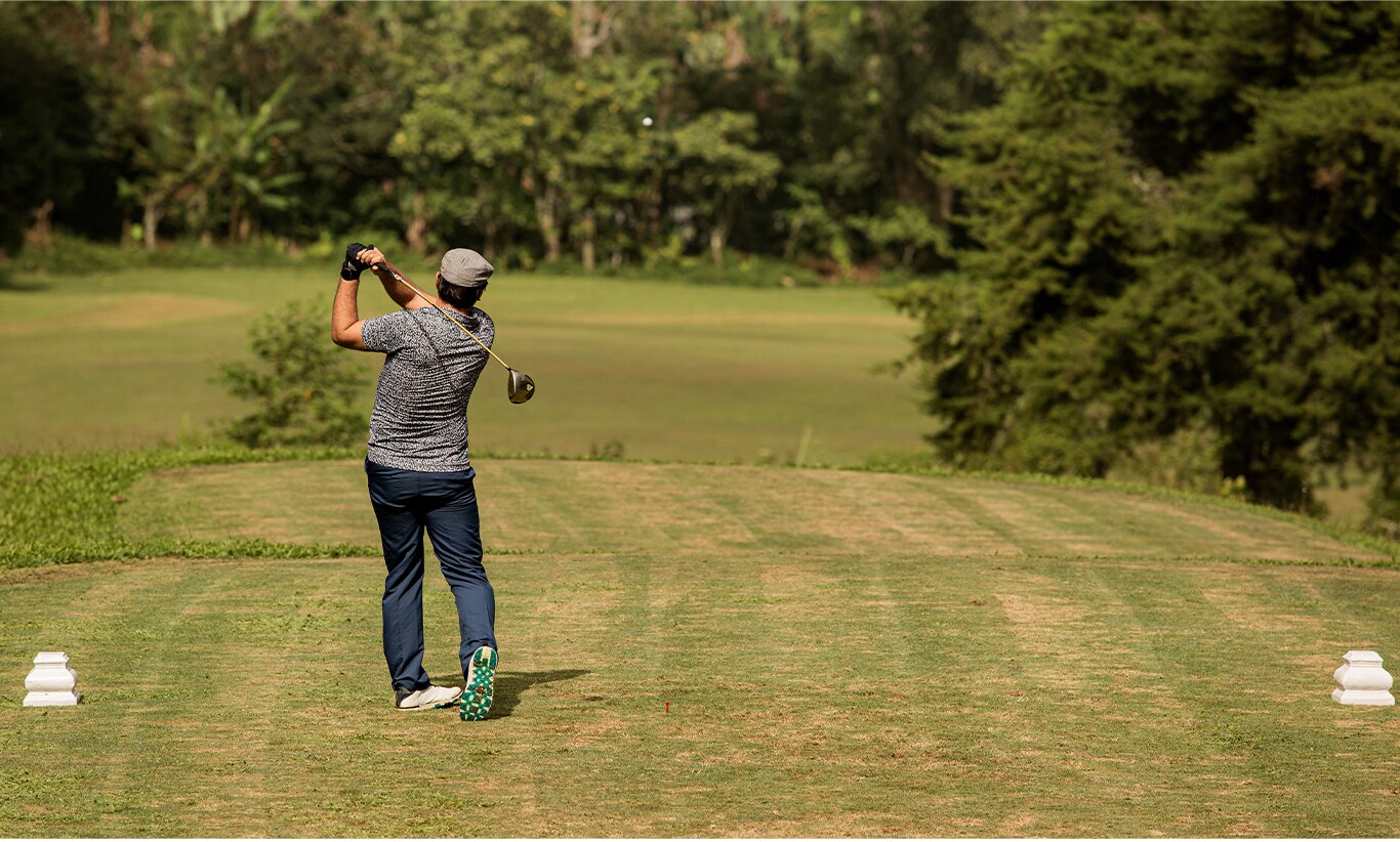Honda Dealer in Blairsville | Man playing golf at a local resort in Blairsville