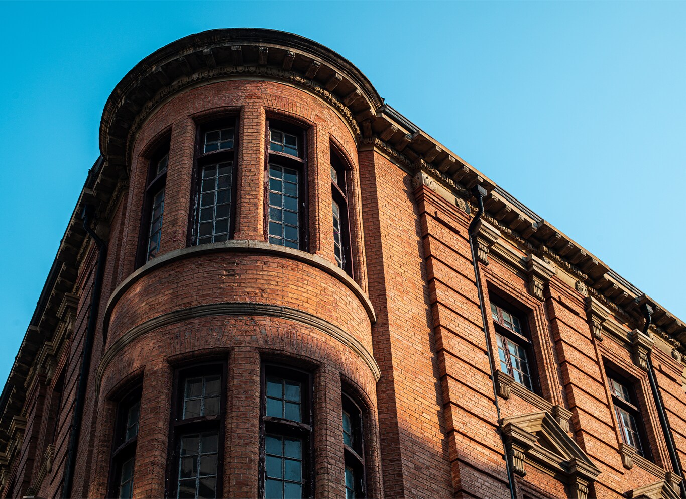 Nissan Dealer in Greensburg | Corner of an old historic building 