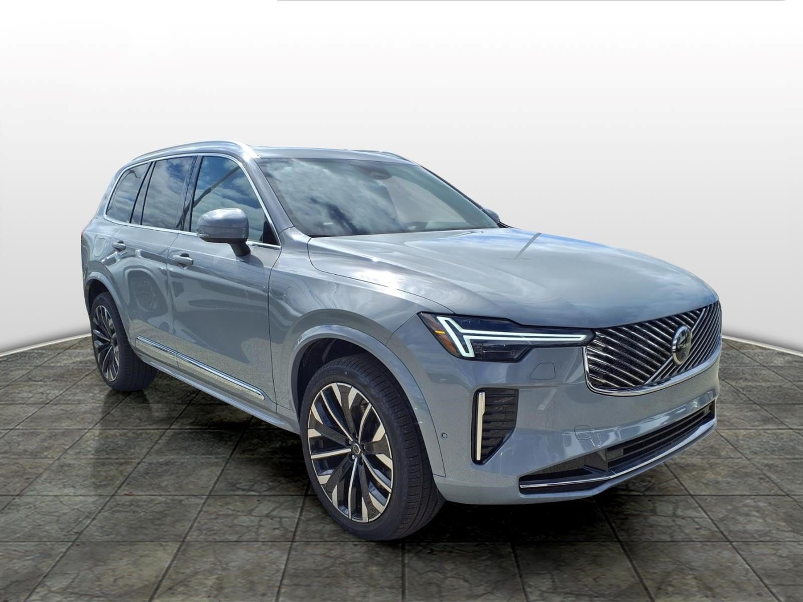 2026 Volvo XC90 Plus