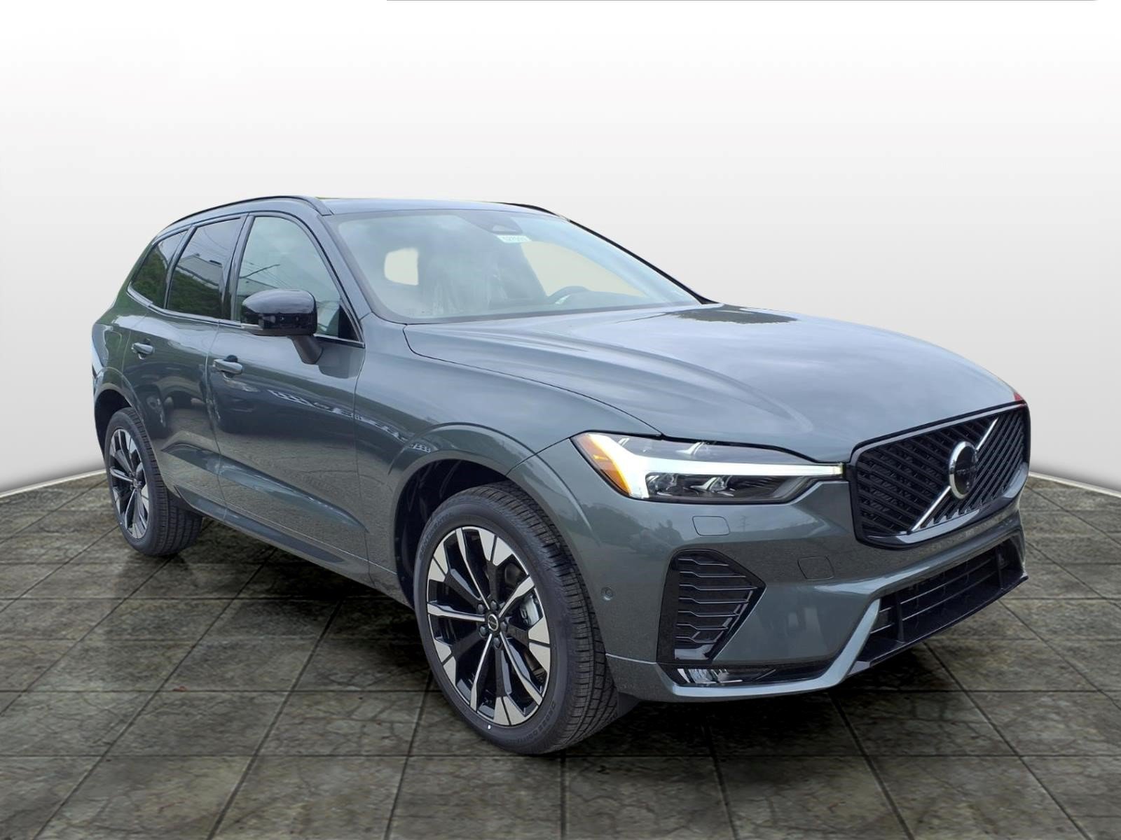 2027 Volvo XC60 Plus