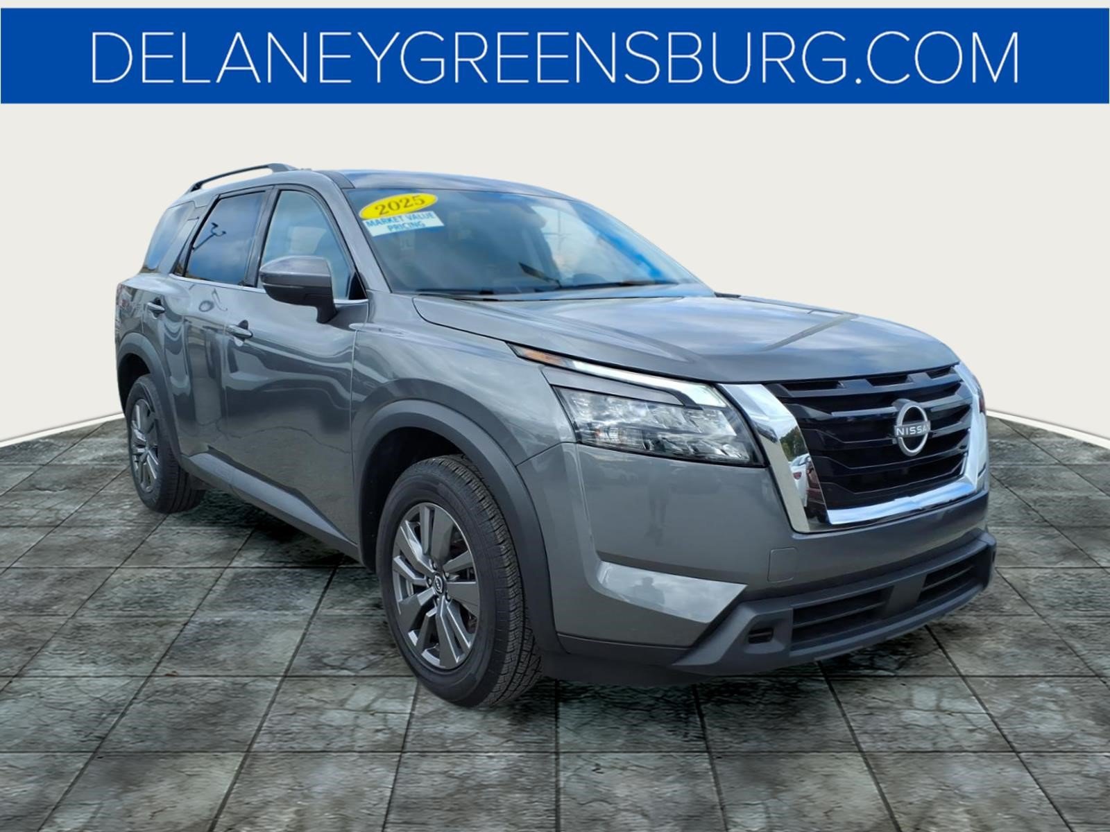 2025 Nissan Pathfinder SV