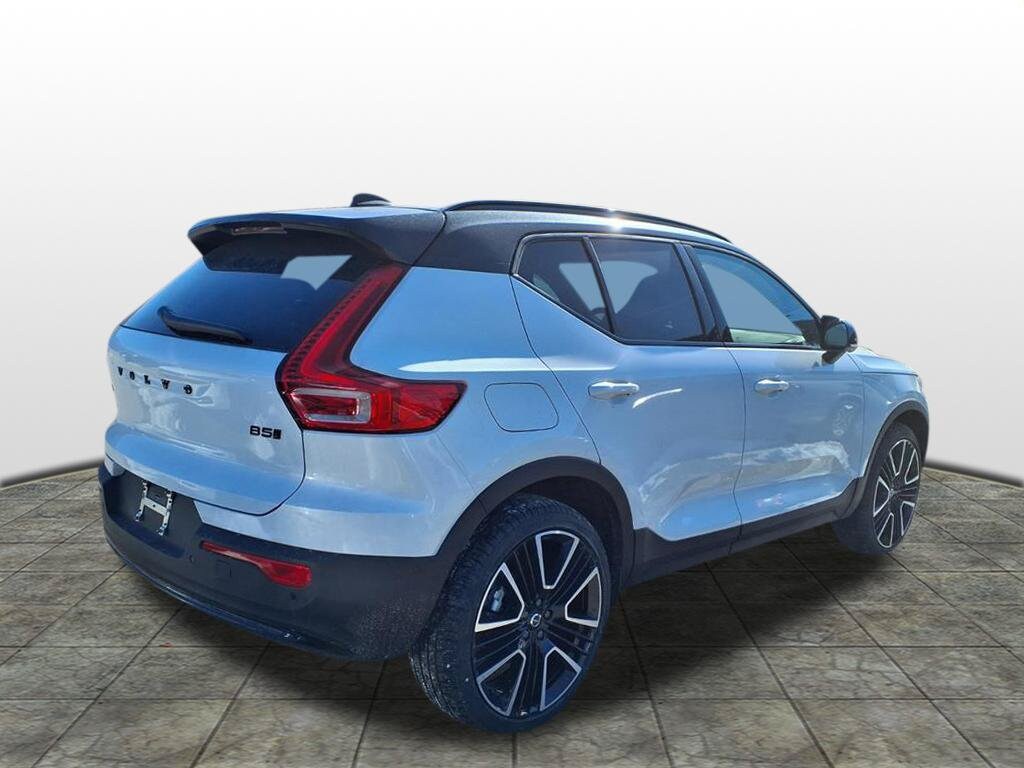 New 2026 Volvo XC40 B5 Ultra Black Edition SUV