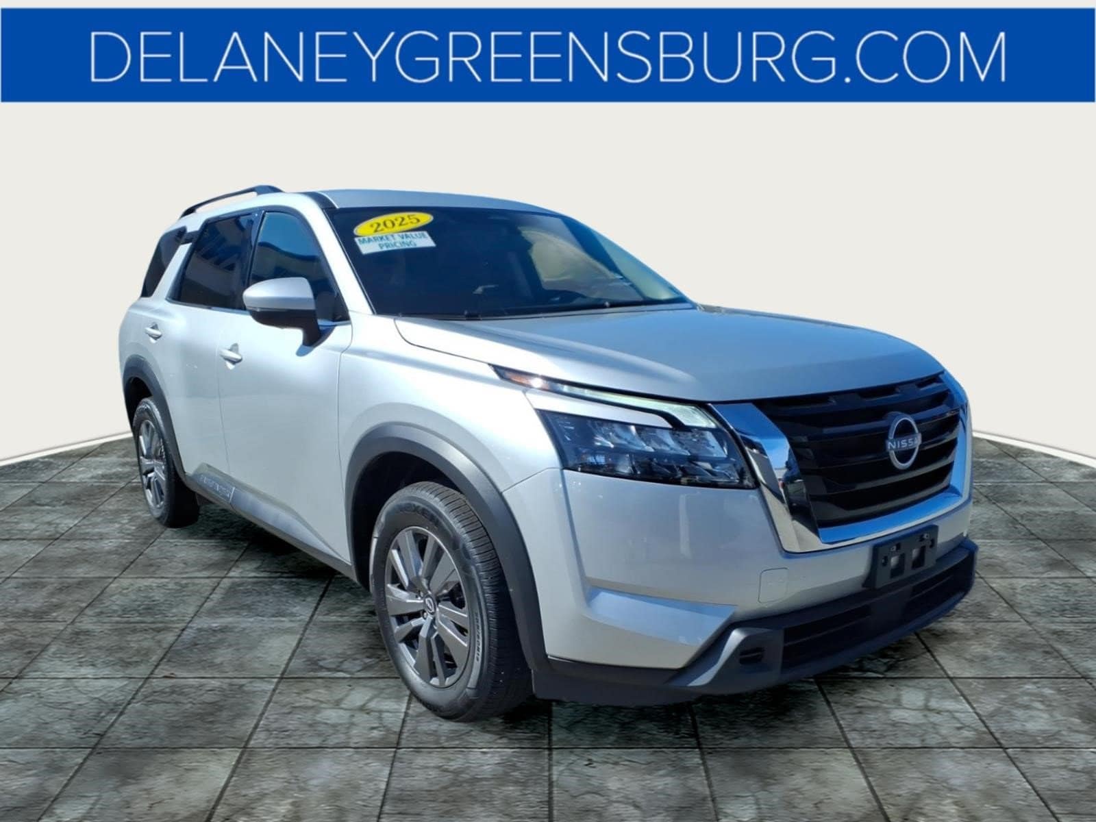 2025 Nissan Pathfinder SV