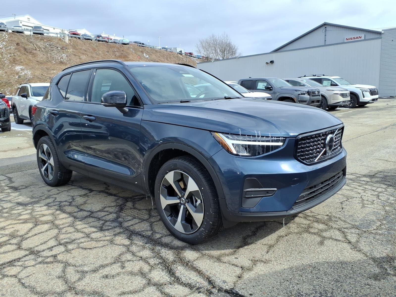 2026 Volvo XC40 Core