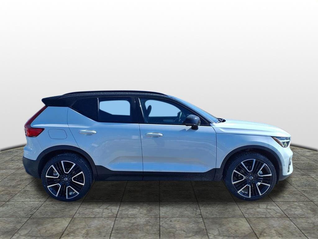 New 2026 Volvo XC40 B5 Ultra Black Edition SUV
