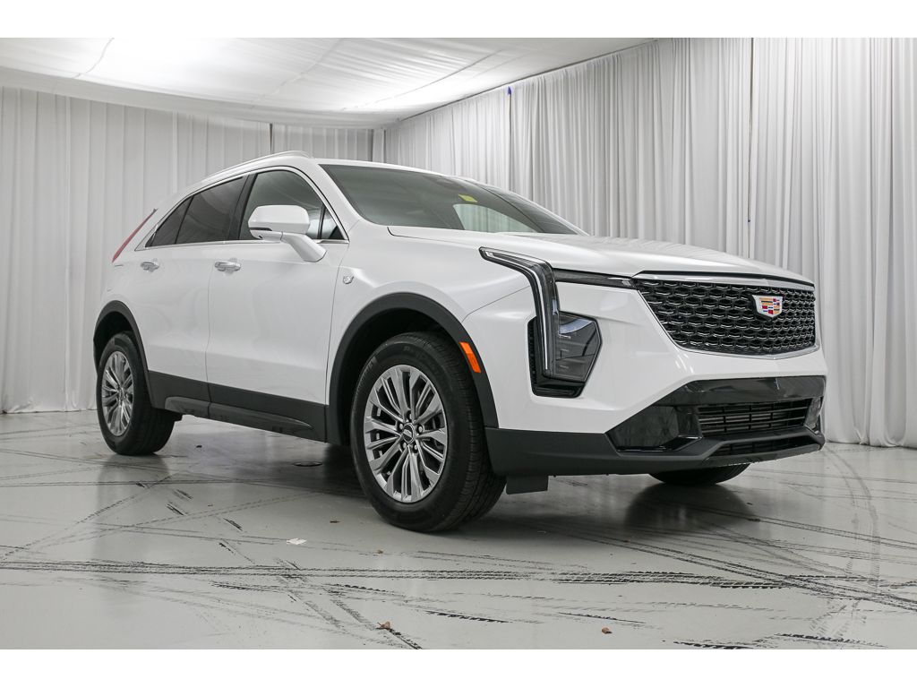2025 Cadillac XT4 Premium Luxury photo 2