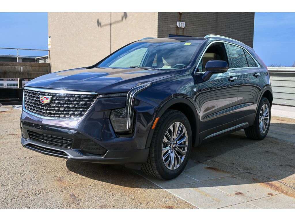 2025 Cadillac XT4 Premium Luxury photo 4