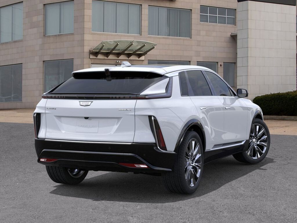 New 2026 CADILLAC LYRIQ Signature Luxury SUV