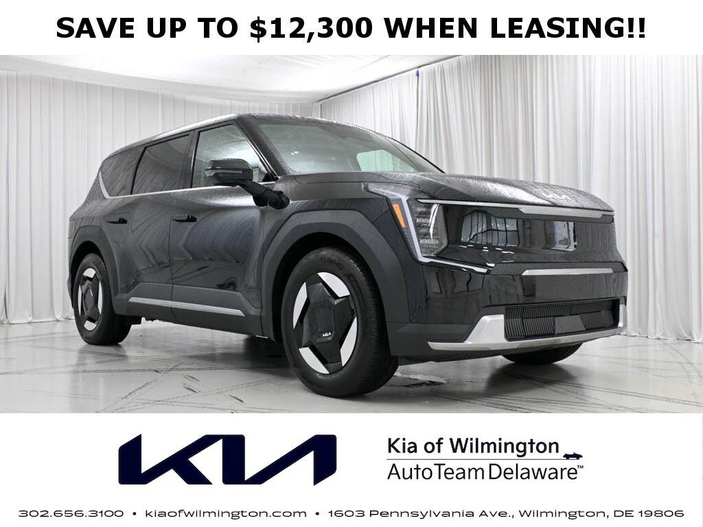 New 2026 Kia EV9 Light Short Range SUV