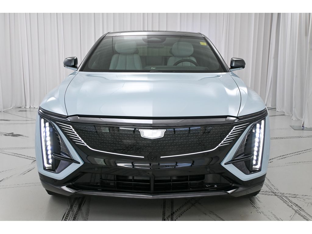 2025 Cadillac Lyriq Sport photo 3