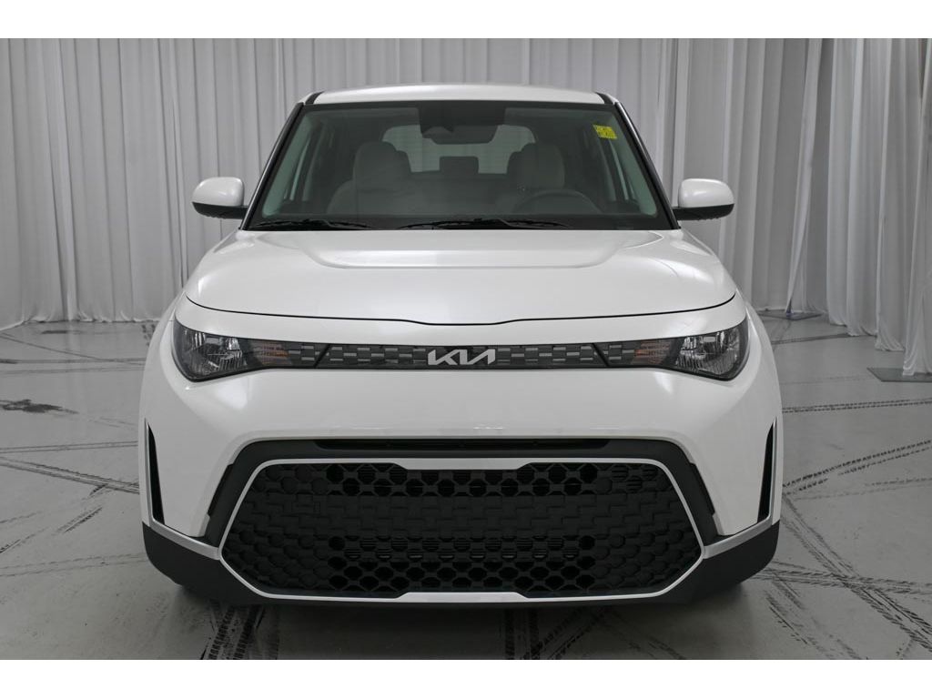 2025 Kia Soul LX photo 3