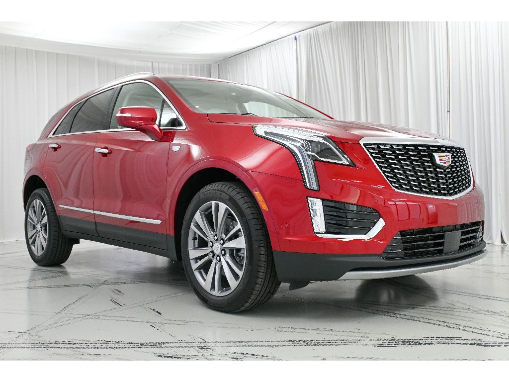 2025 Cadillac XT5 Premium Luxury photo 2