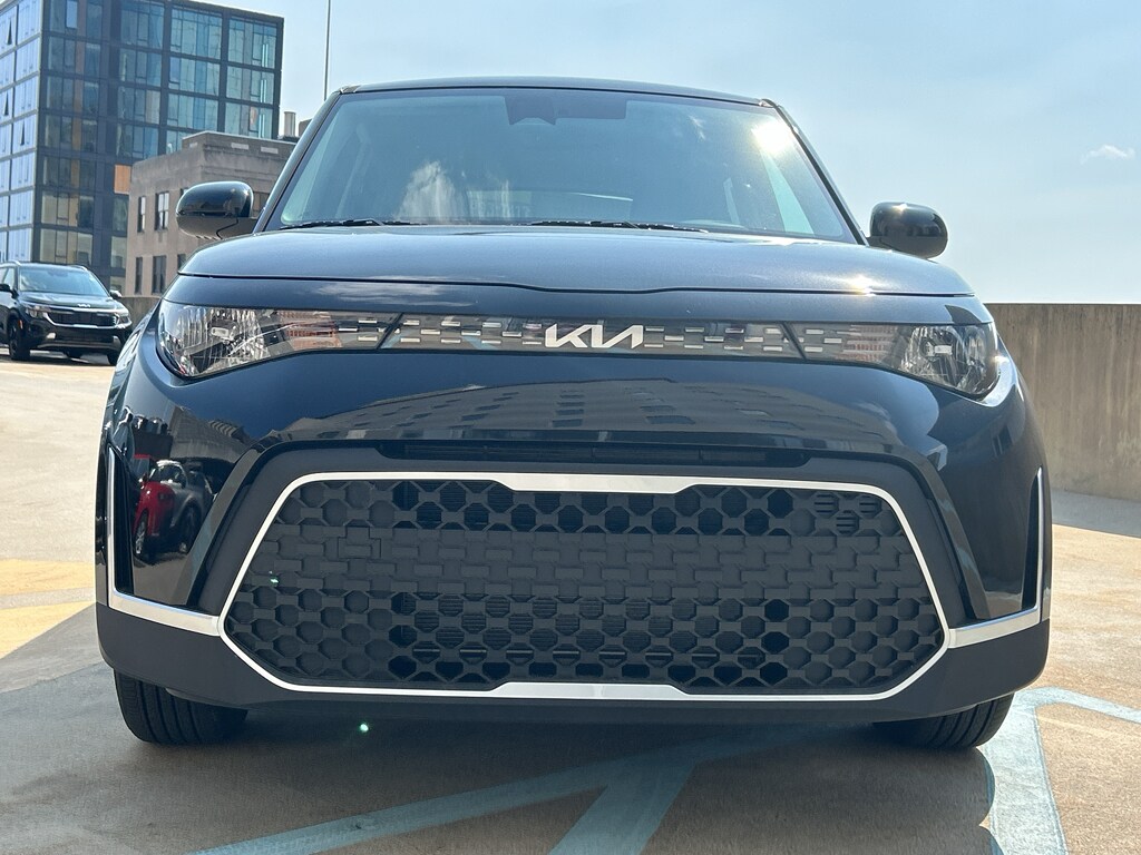 2025 Kia Soul LX photo 3