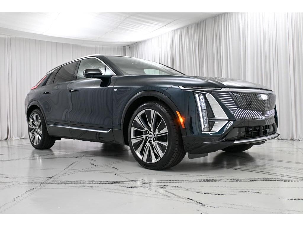 New 2026 CADILLAC LYRIQ Signature Luxury SUV