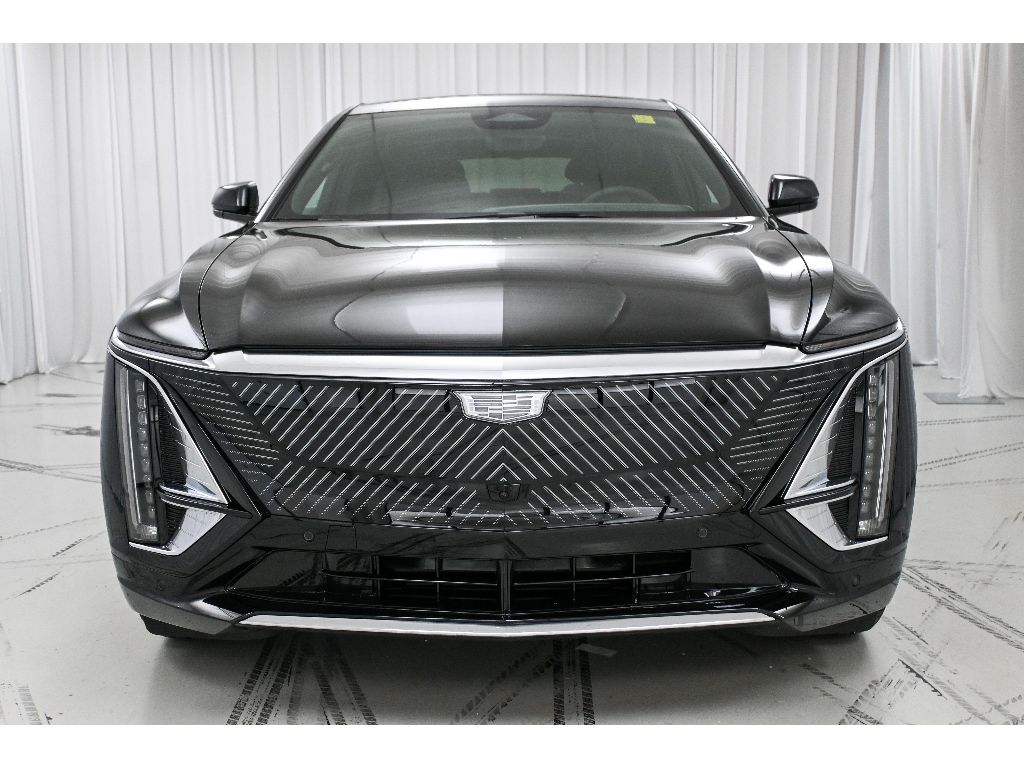 2025 Cadillac Lyriq Luxury photo 3