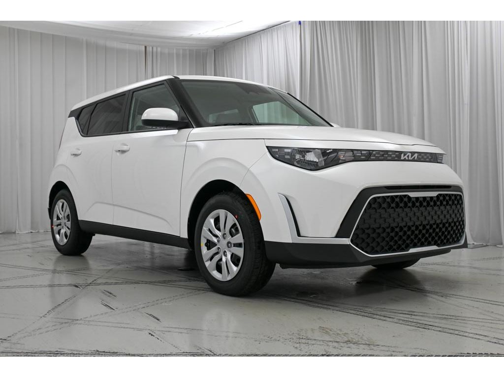 2025 Kia Soul LX photo 2