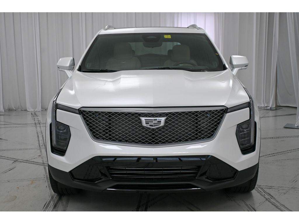 2025 Cadillac XT4 Premium Luxury photo 3