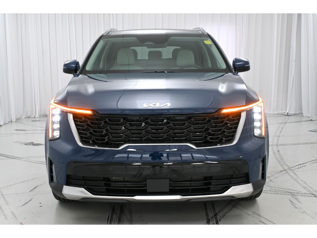 2025 Kia Sorento S photo 3