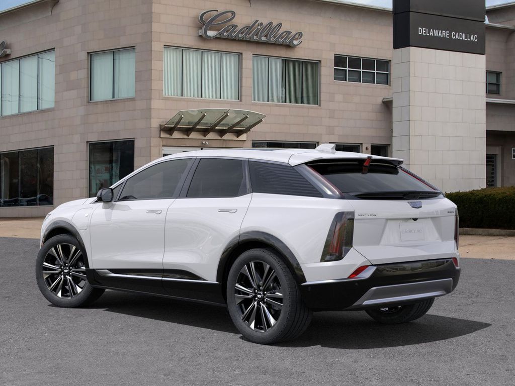 2025 Cadillac Optiq Luxury photo 3