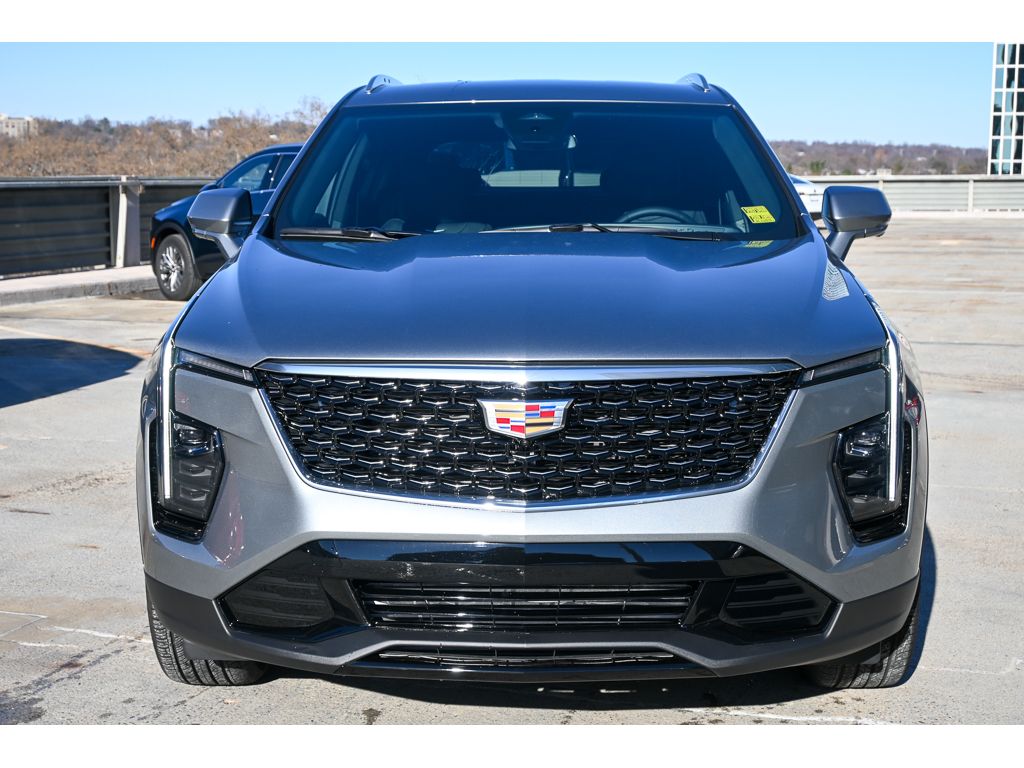 2025 Cadillac XT4 Premium Luxury photo 3