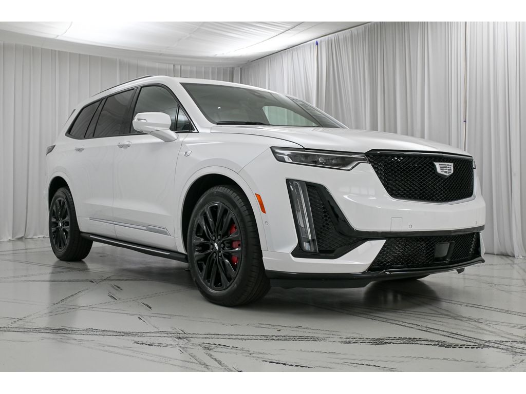 2025 Cadillac XT6 Sport photo 2