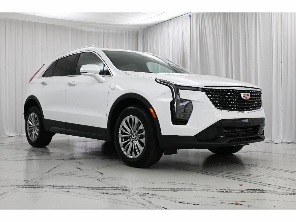2025 Cadillac XT4 Premium Luxury photo 2