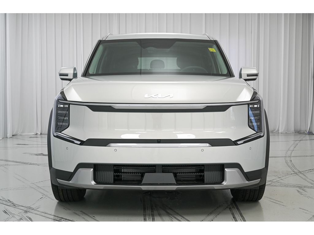 2026 Kia EV9 Wind AWD photo 3