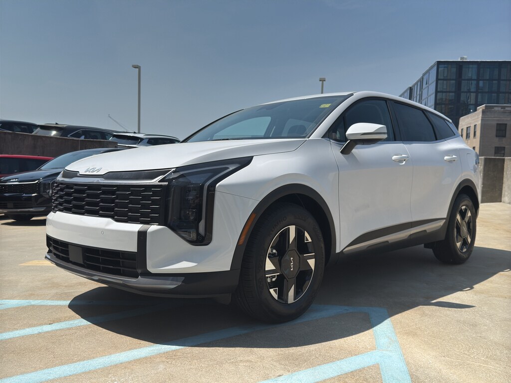 2026 Kia Sportage LX photo 4