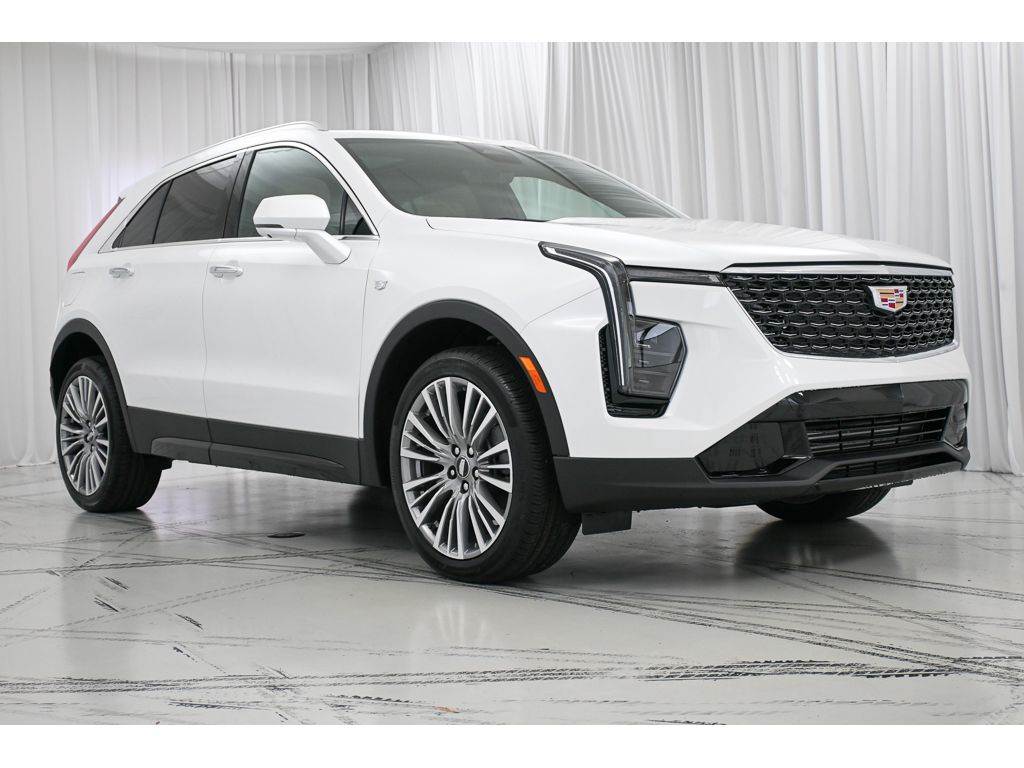 2025 Cadillac XT4 Premium Luxury photo 2