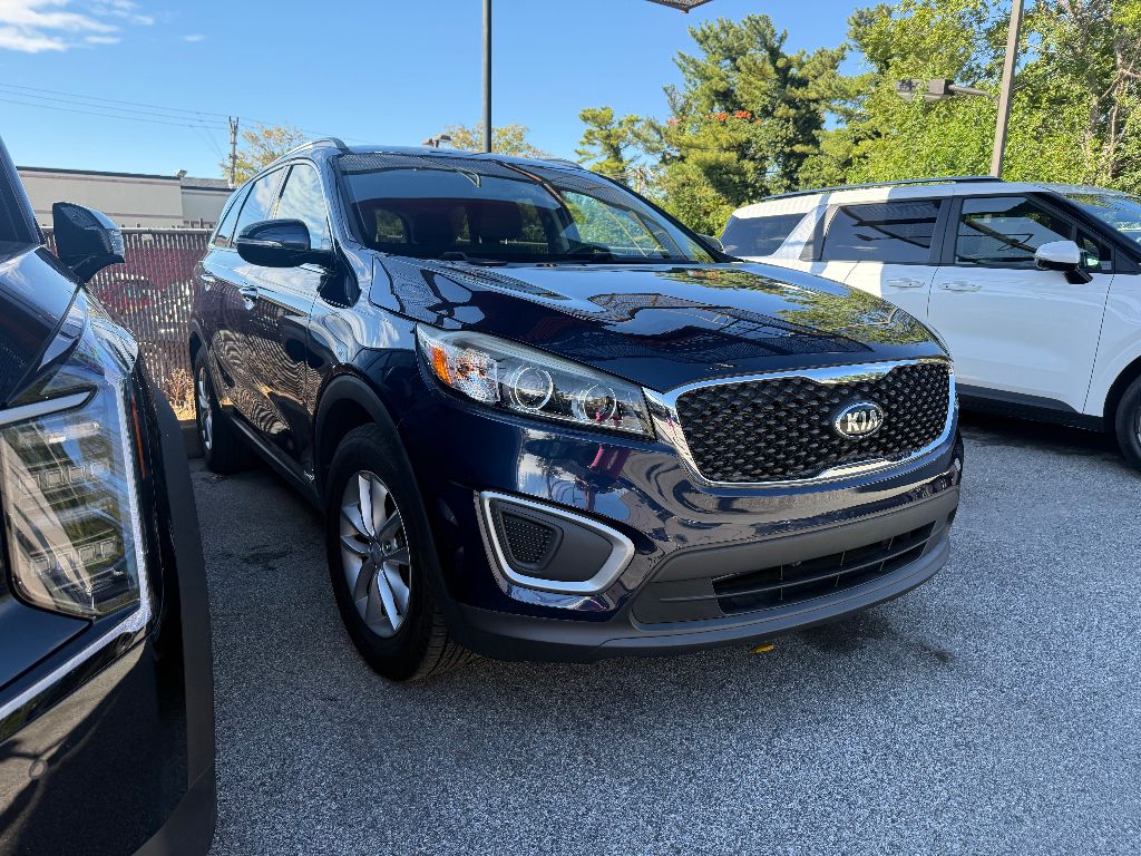 2016 Kia Sorento LX photo 2