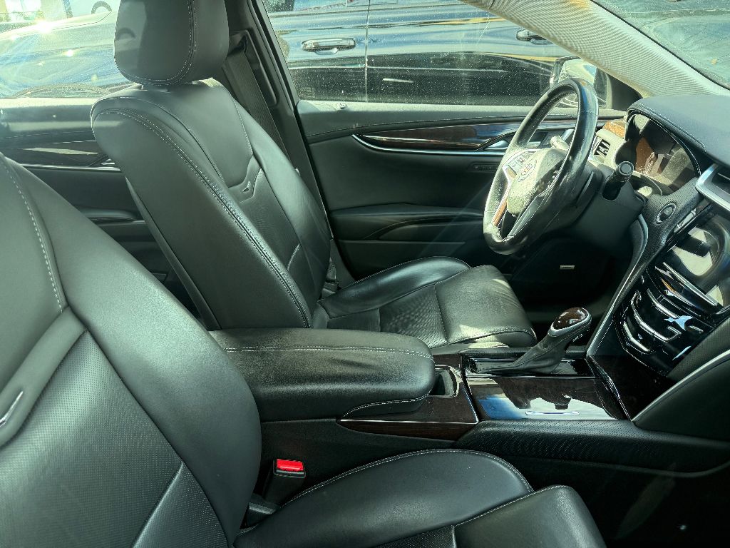 2015 Cadillac XTS Luxury photo 3