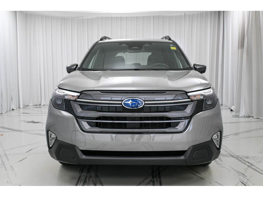 2025 Subaru Forester Premium photo 3