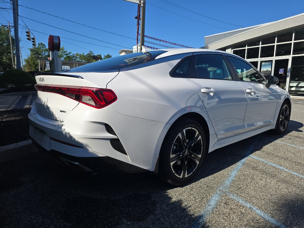 2024 Kia K5 GT-Line photo 3