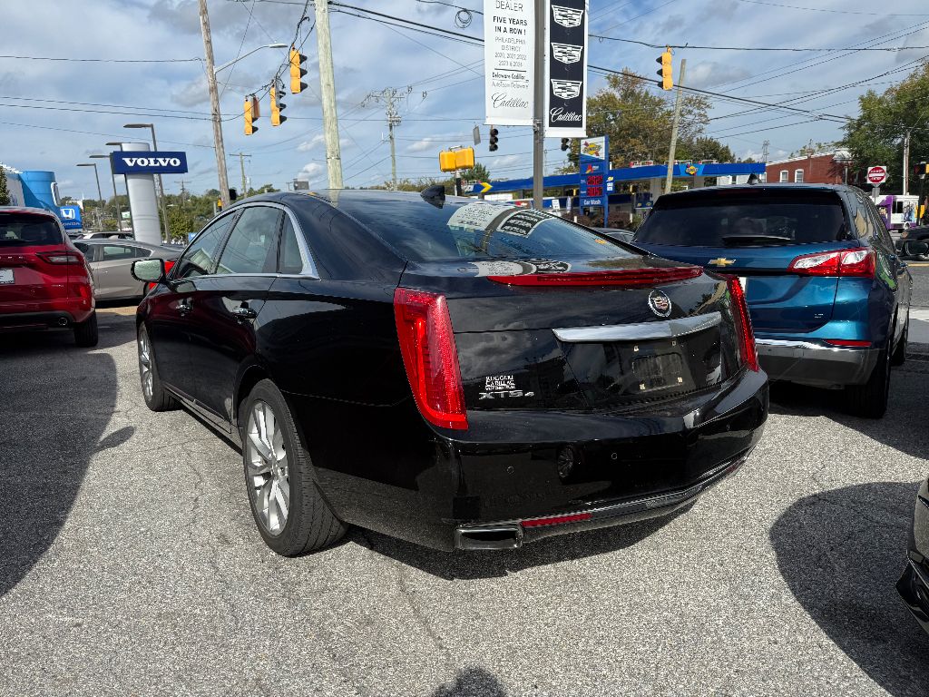 2015 Cadillac XTS Luxury photo 2