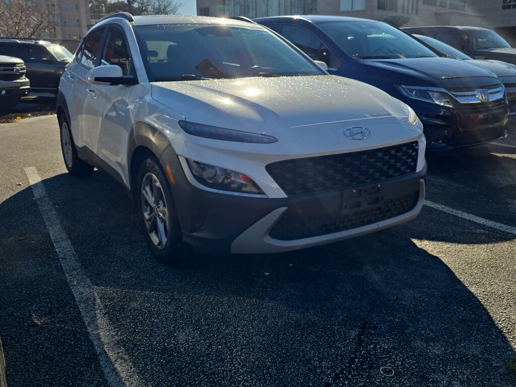 2022 Hyundai Kona SEL photo 2