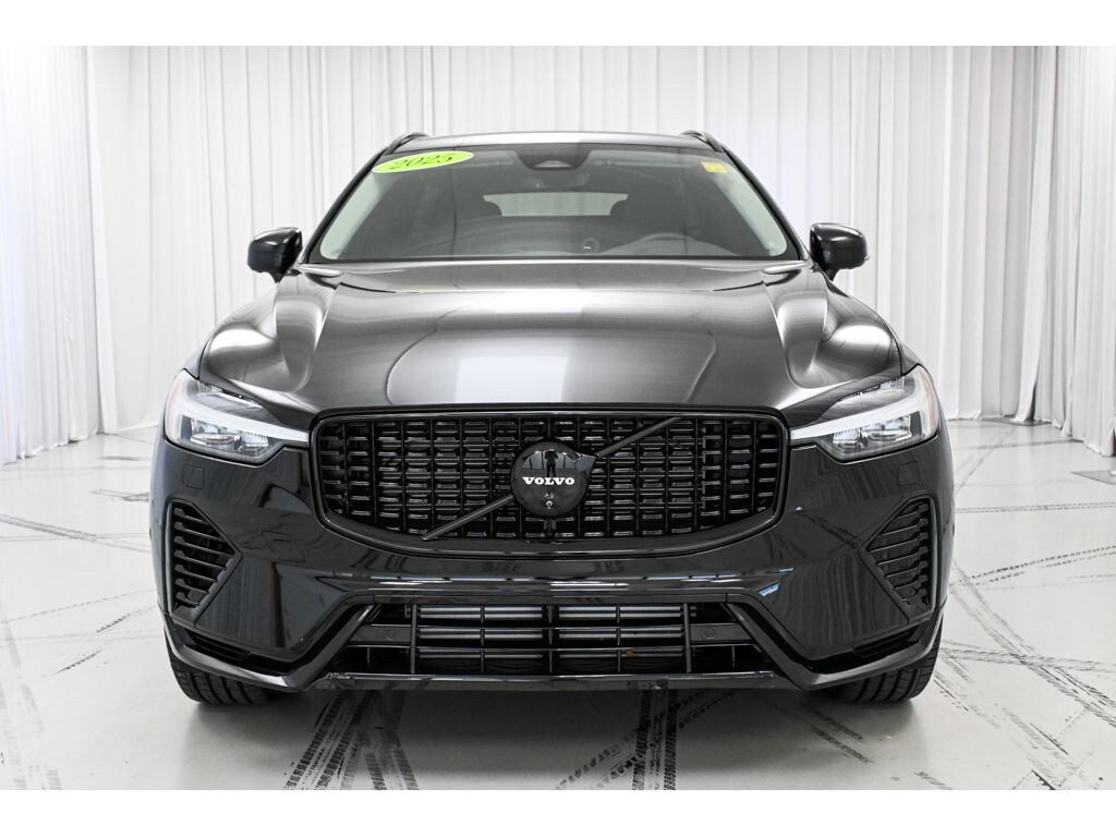 Used 2025 Volvo XC60 plug-in hybrid T8 Plus SUV