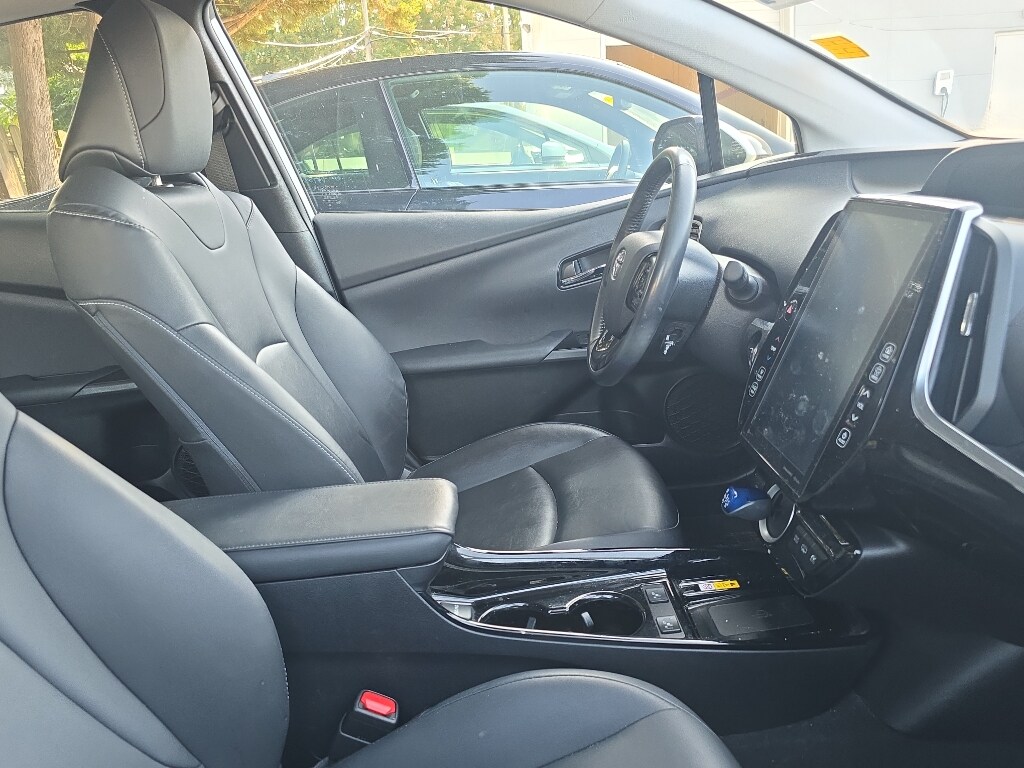2021 Toyota Prius Prime XLE photo 2