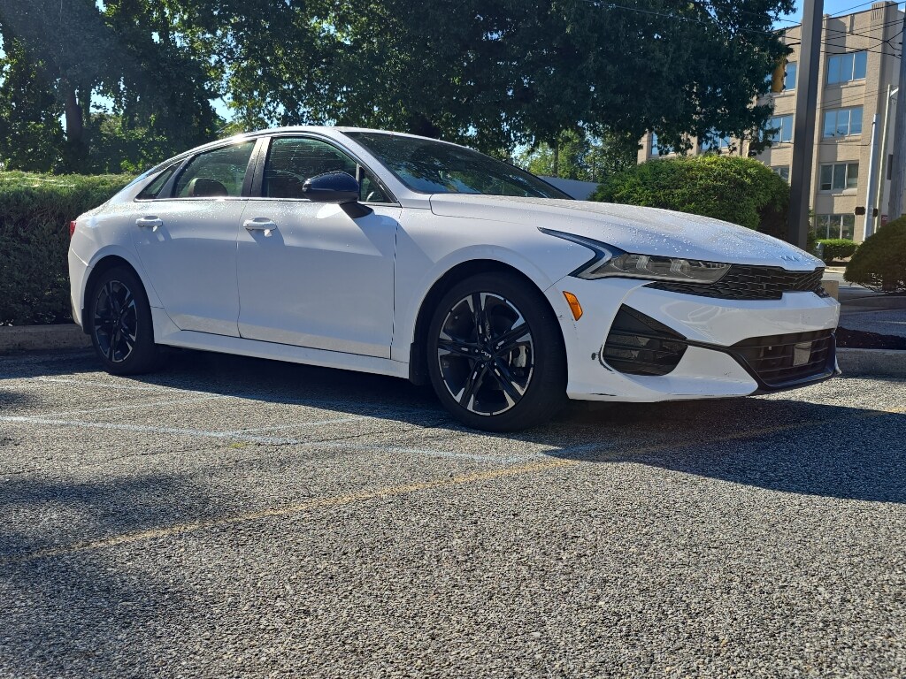 2024 Kia K5 GT-Line photo 2